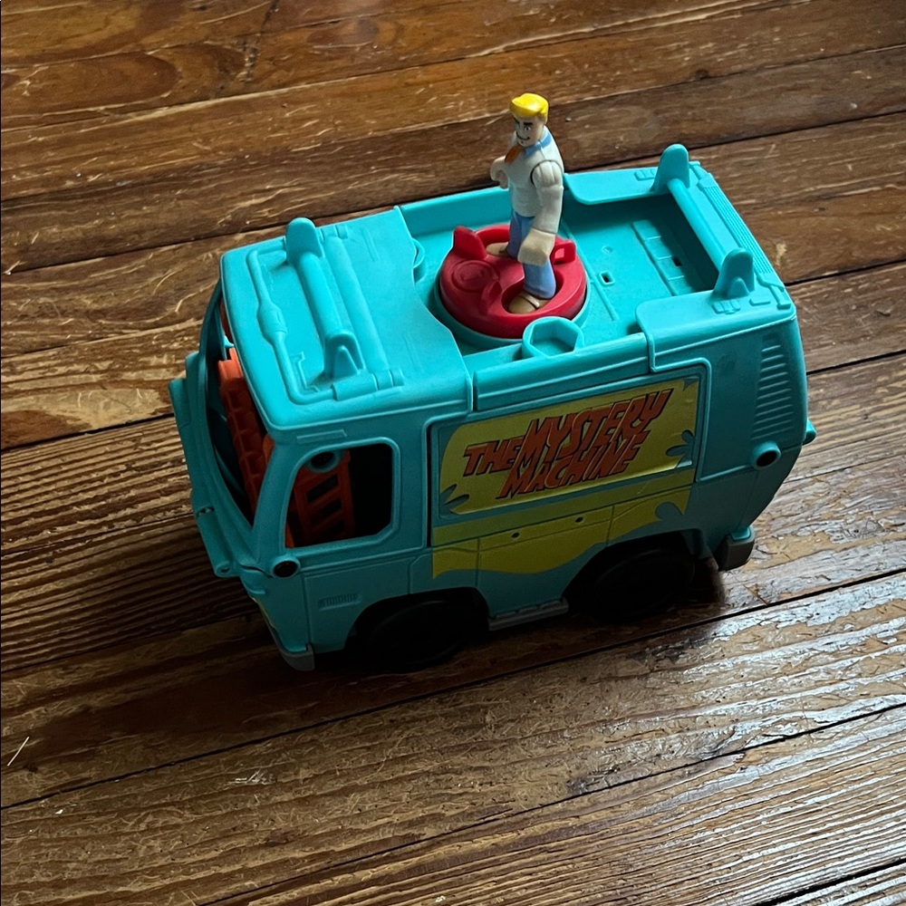 Scooby-Doo Mystery Machine Toy Van with Figure - Teal and Red